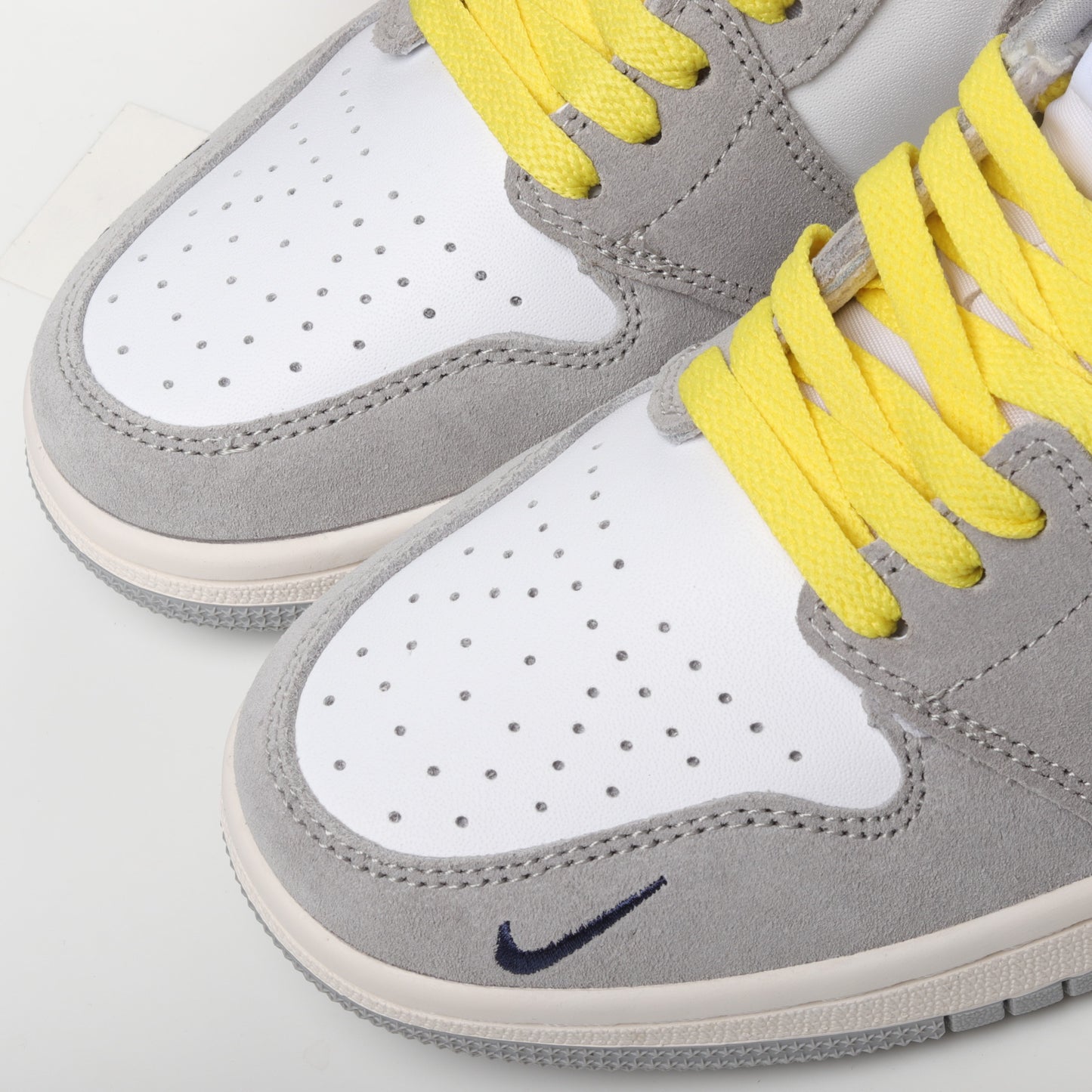 Air Jordan 1 High Switch "Light Smoke Grey"