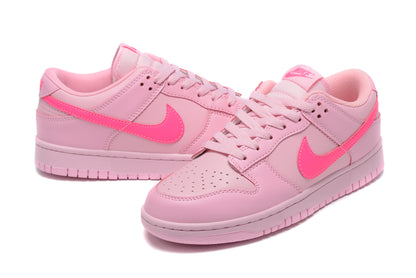 SB Dunk Low x TRIPLE PINK