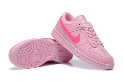 SB Dunk Low x TRIPLE PINK