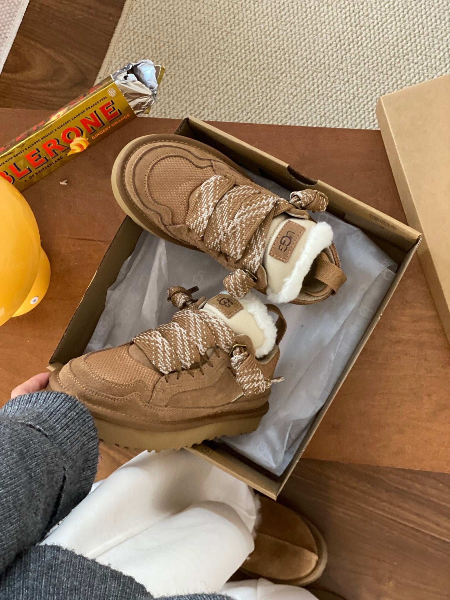 UGG Lowmel Chestnut | נעלי האג לומל חום